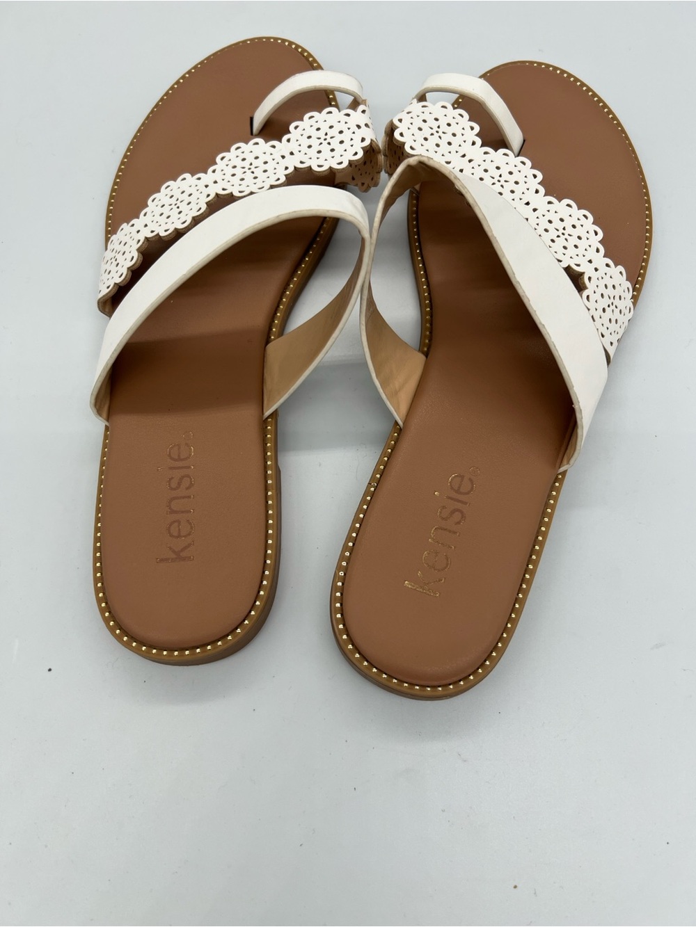 kensie White Floral Laser-Cut Toe-Loop Slide Sandals - Picture 4 of 4